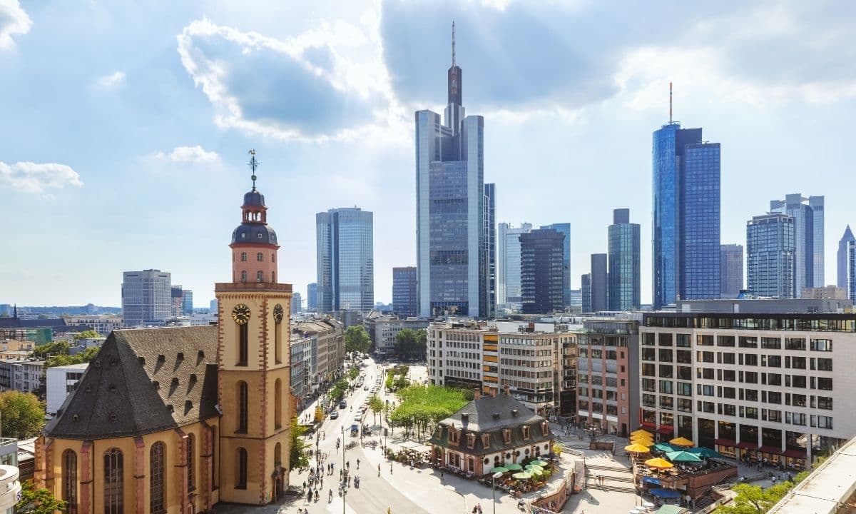 Business-Glasfaser in Frankfurt – Verfügbarkeit für Ihren Unternehmensstandort prüfen