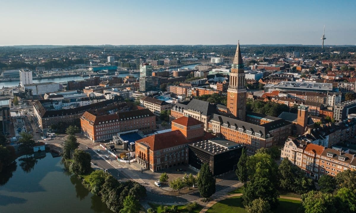 Business-Glasfaser in Kiel – Verfügbarkeit für Ihren Unternehmensstandort prüfen
