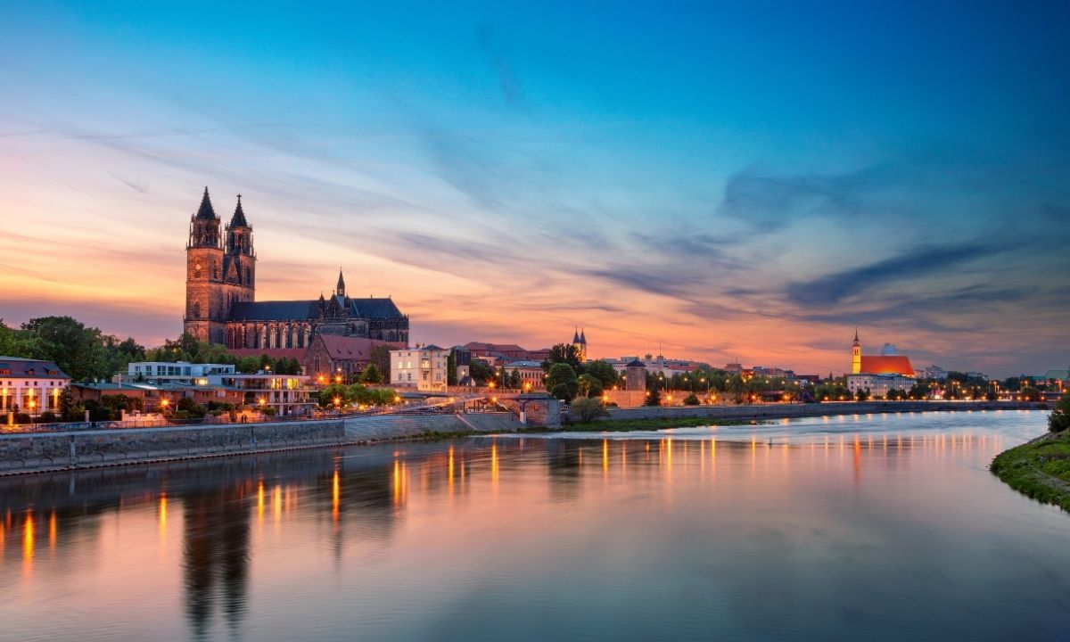 Business-Glasfaser in Magdeburg – Verfügbarkeit für Ihren Unternehmensstandort prüfen